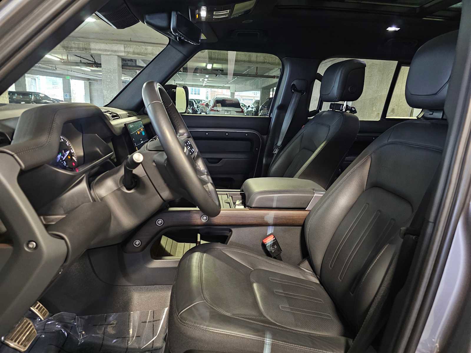 Used 2023 Land Rover Defender 110 X image 30