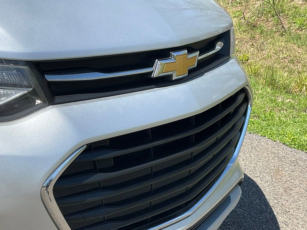 Used 2018 Chevrolet Trax LT w/ LT Convenience Package FWD image 23