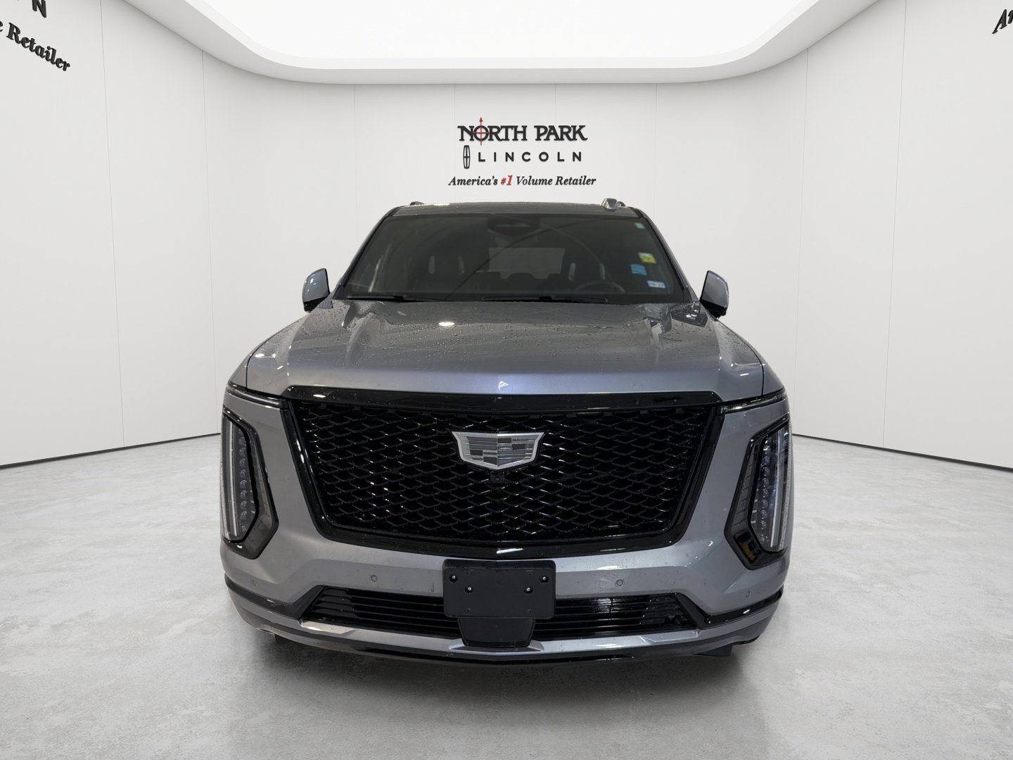Used 2025 Cadillac Escalade ESV Sport Platinum w/ LPO, ONYX Package AWD/4WD image 8
