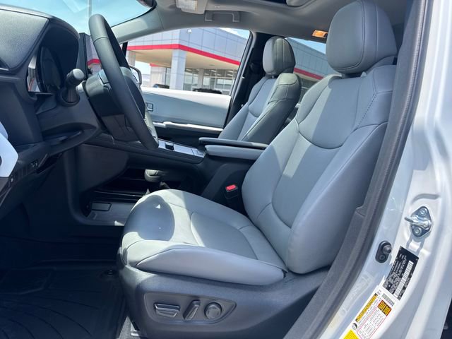 New 2026 Toyota Sienna XLE FWD image 16