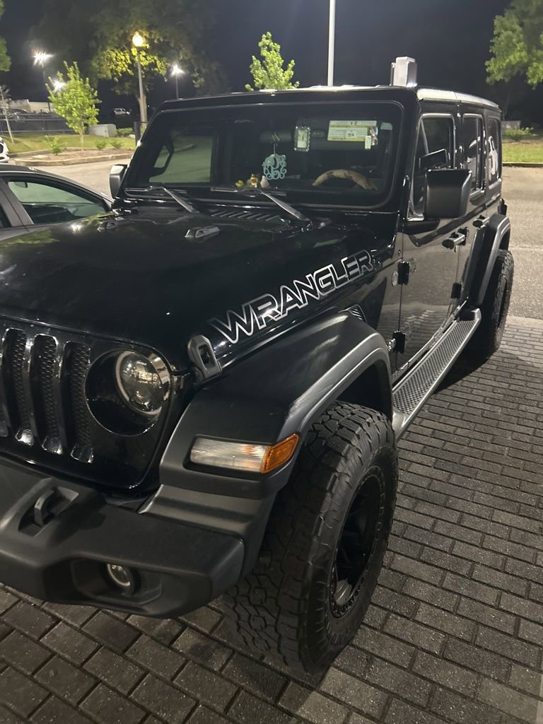 Used 2018 Jeep Wrangler Unlimited Sport S AWD/4WD image 3