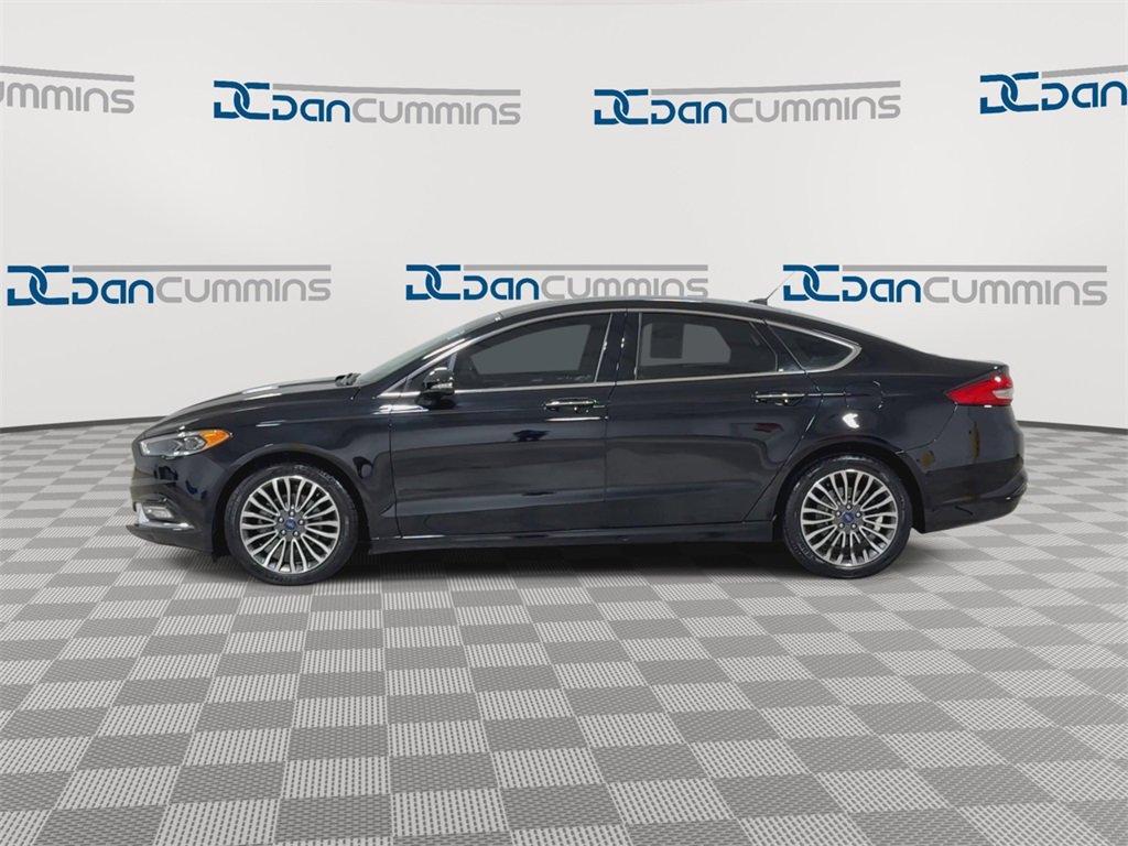 Used 2017 Ford Fusion SE w/ Fusion SE Technology Package image 5