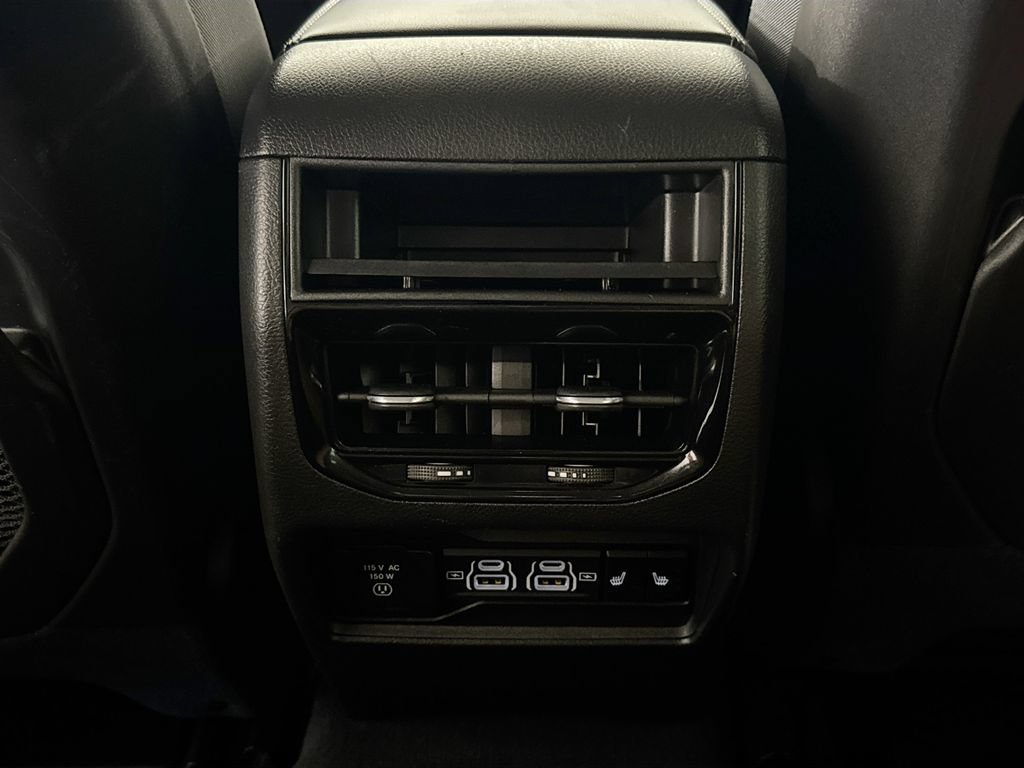 Used 2023 Jeep Grand Cherokee Limited AWD/4WD image 25