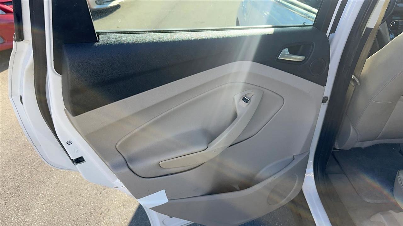 Used 2015 Ford C-MAX Energi SEL w/ Equipment Group 302A image 34