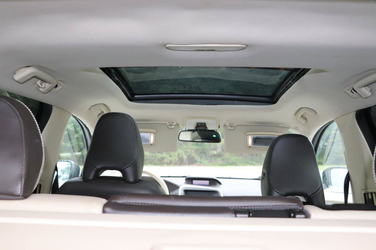 Used 2010 Volvo XC60 T6 AWD/4WD image 8