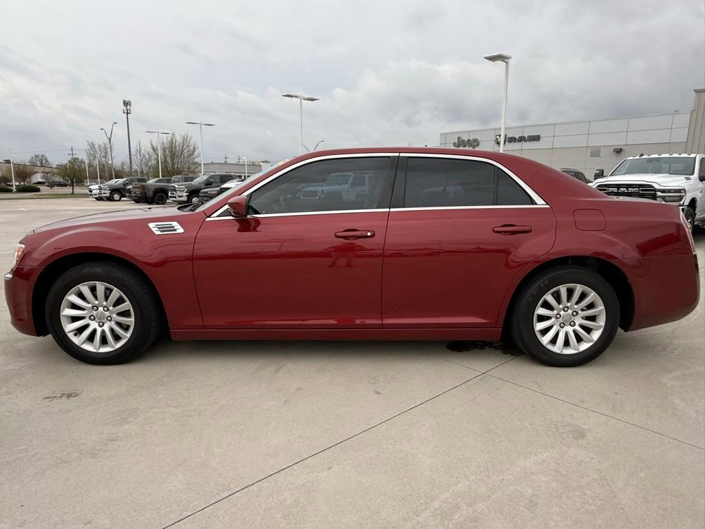 Used 2014 Chrysler 300 image 2