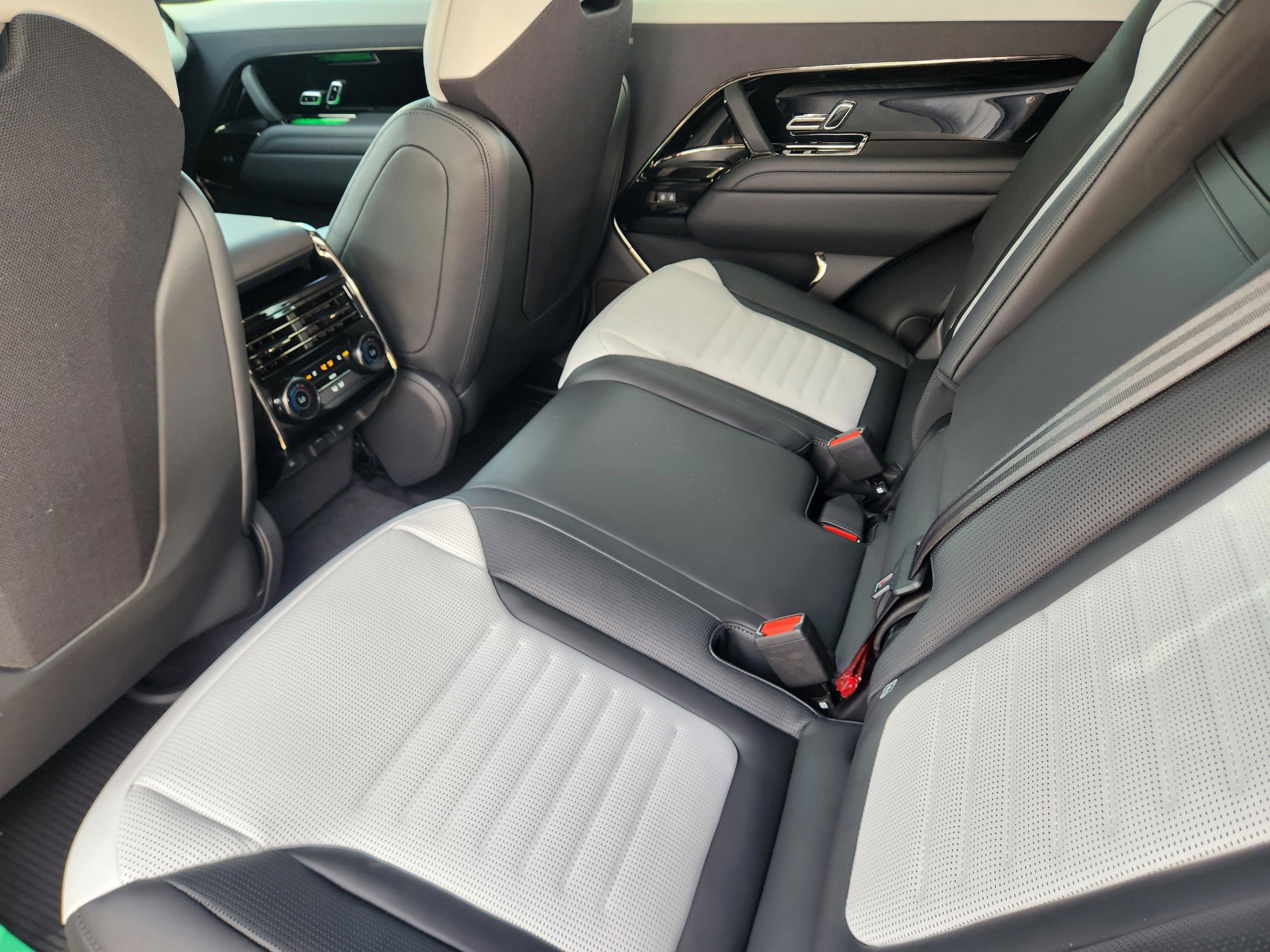 New 2026 Land Rover Range Rover Sport SV AWD/4WD image 24