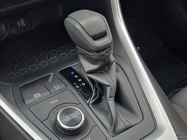 Used 2024 Toyota RAV4 XLE AWD/4WD image 12
