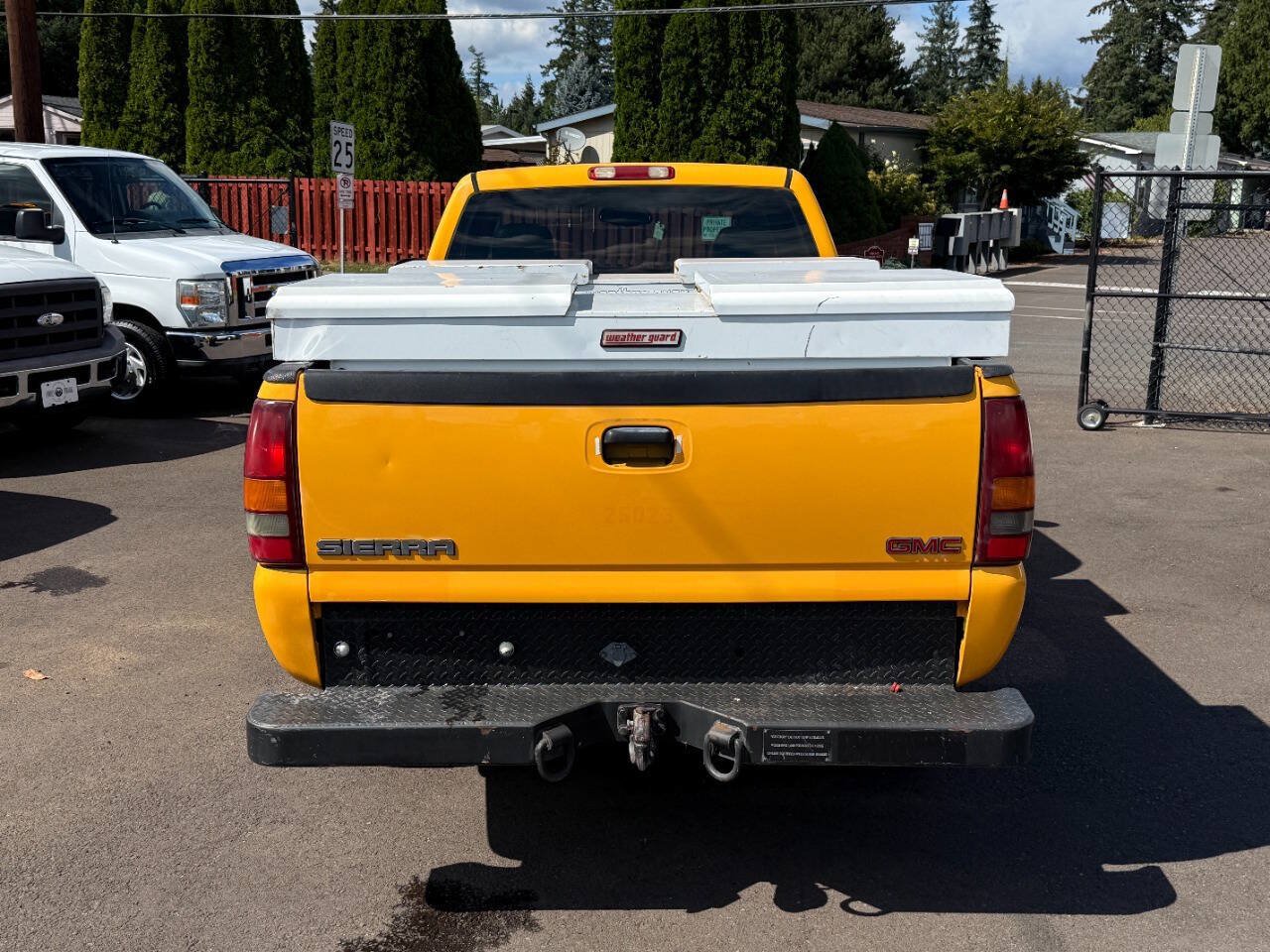 Used 2003 GMC Sierra 2500 W/T RWD image 9
