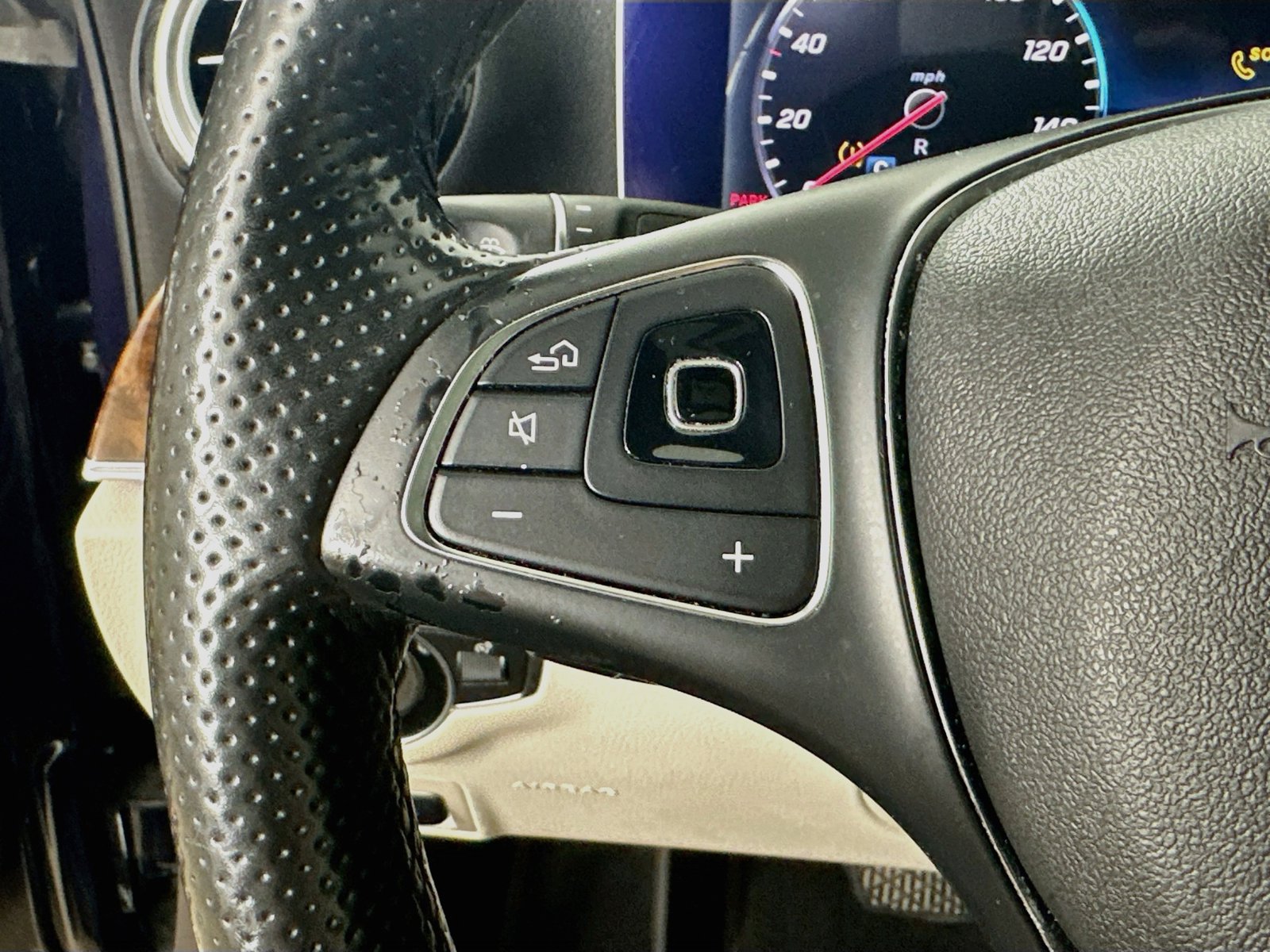 Used 2018 Mercedes-Benz E 300 4MATIC image 18