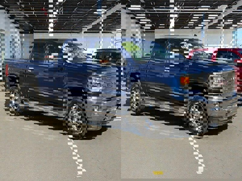 Used 2018 GMC Sierra 3500 SLT image 3