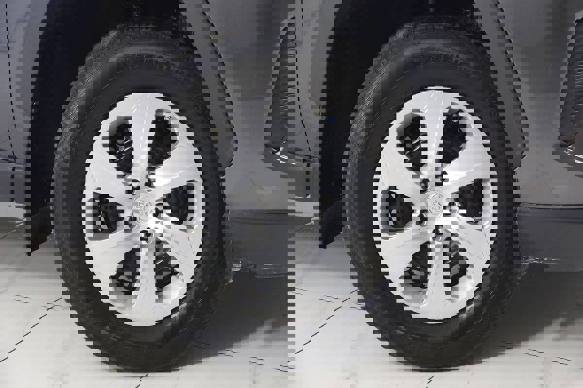 Used 2024 Toyota RAV4 LE FWD image 13