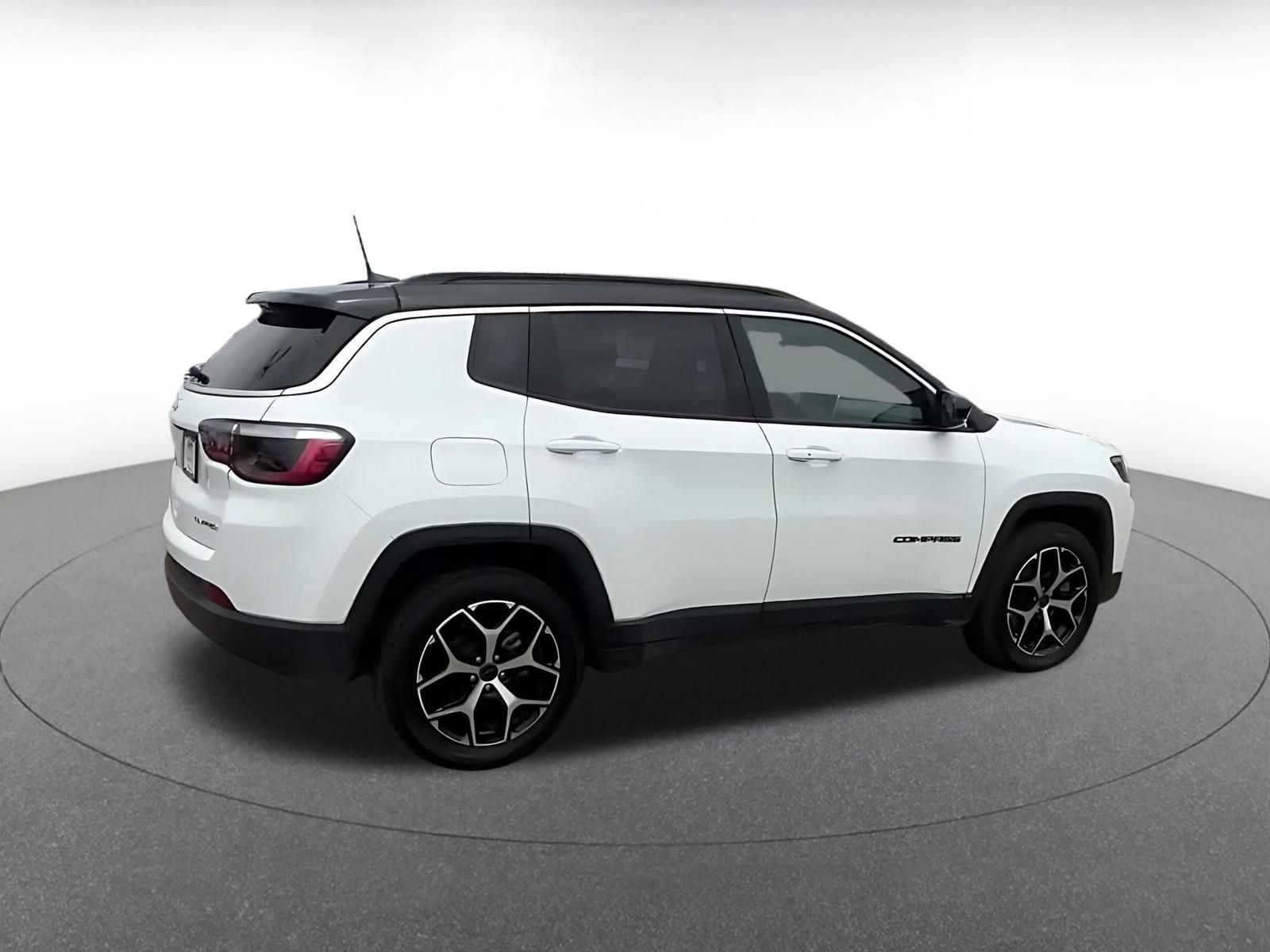 Used 2025 Jeep Compass Limited AWD/4WD image 13