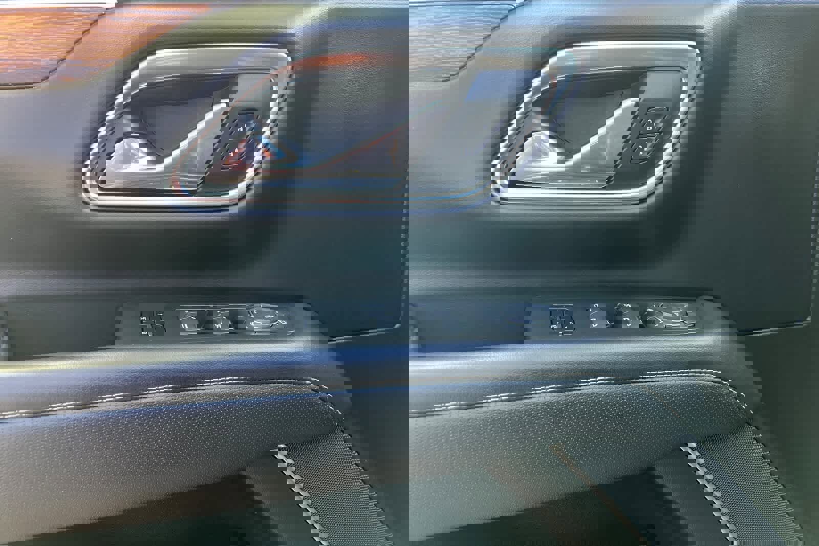 Used 2021 Chevrolet Tahoe Premier w/ Premium Package image 14