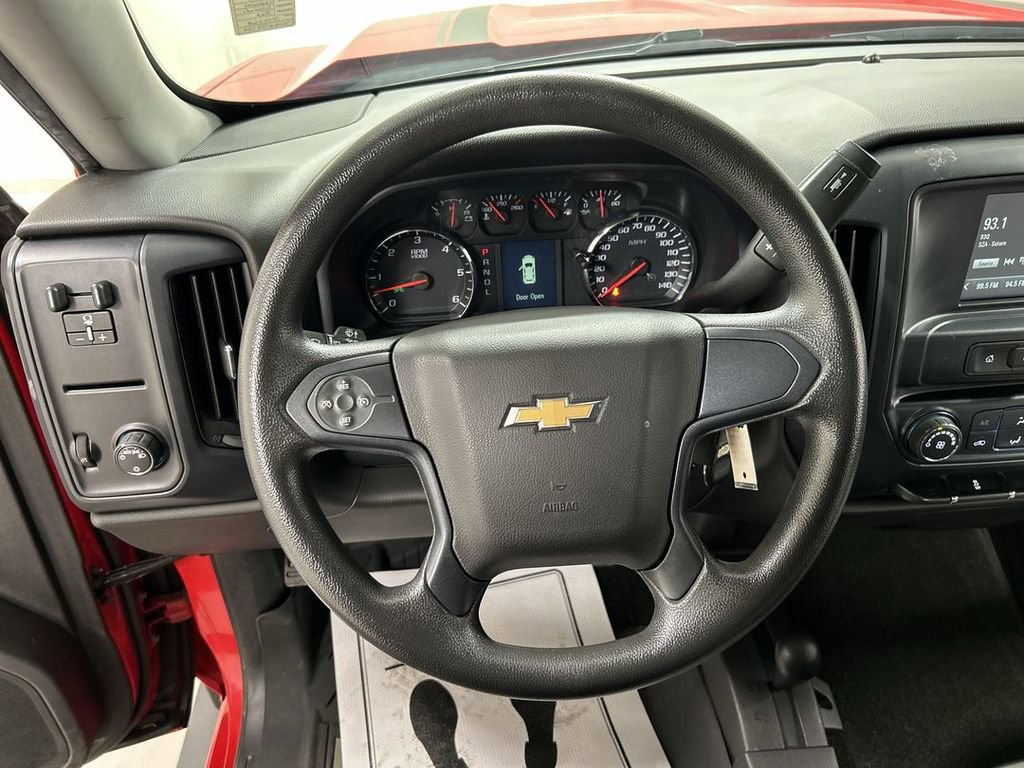 Used 2018 Chevrolet Silverado 1500 Custom w/ Custom Value Package image 4