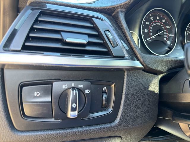 Used 2015 BMW 328i xDrive Wagon AWD/4WD image 18