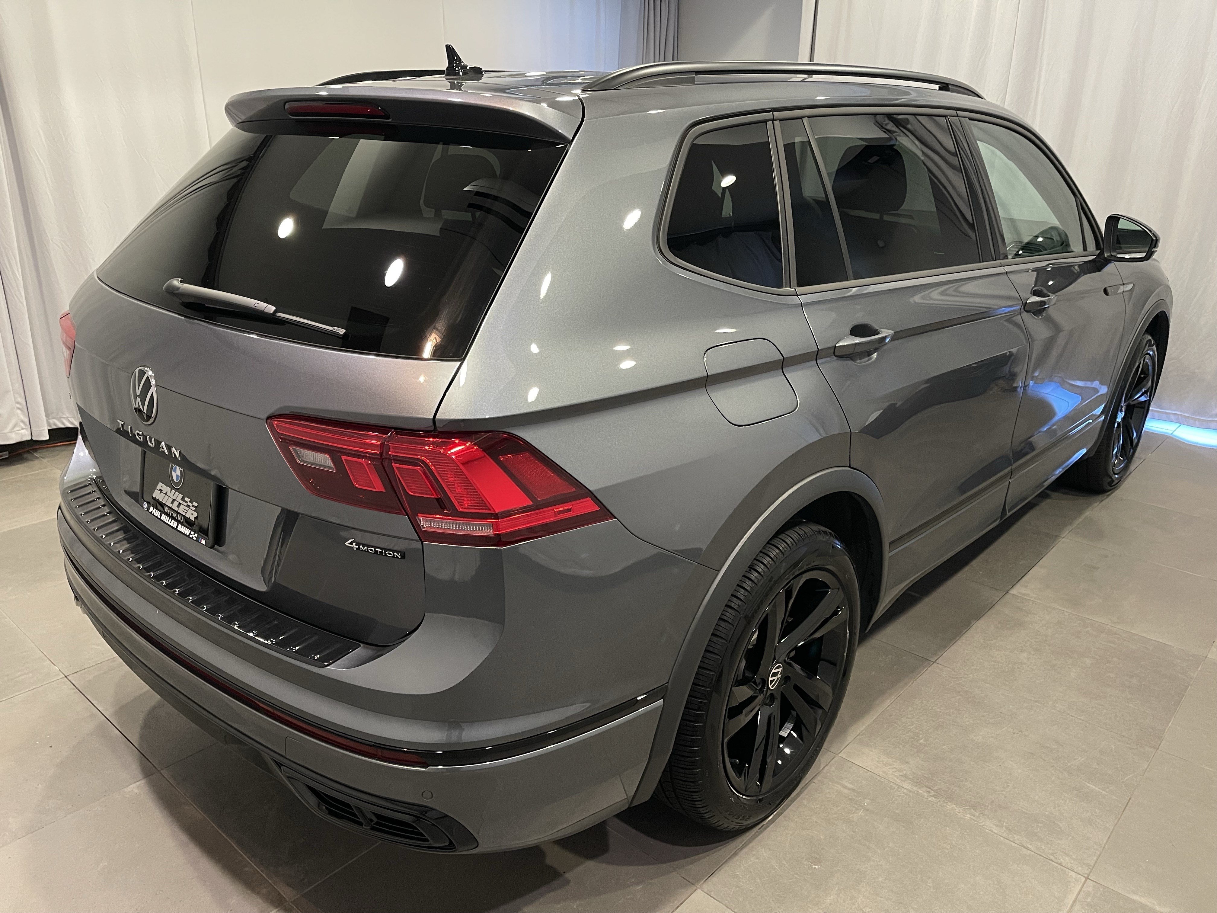 Used 2024 Volkswagen Tiguan SE R-Line AWD/4WD image 6