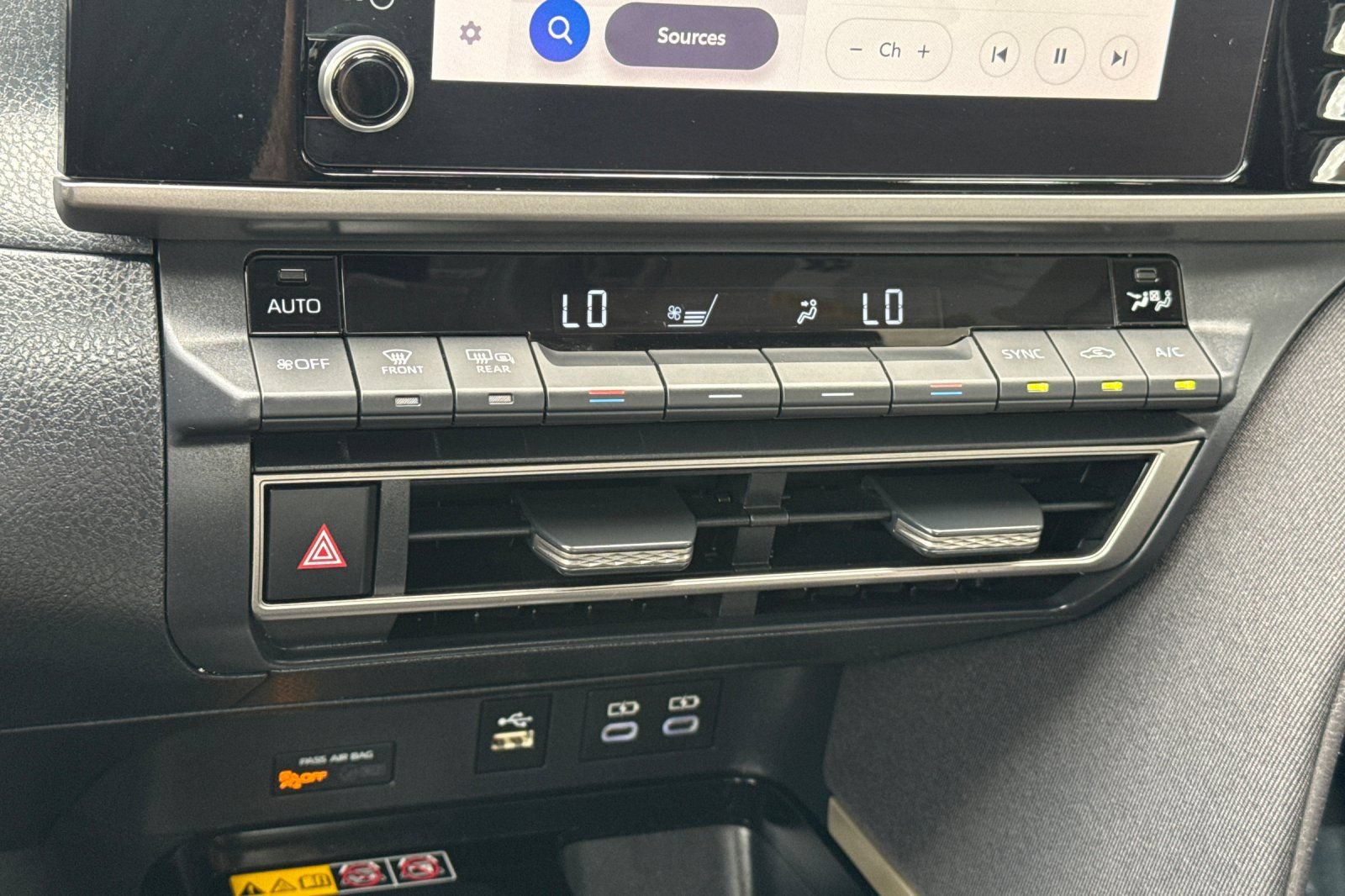 Certified 2025 Toyota Camry LE FWD image 28