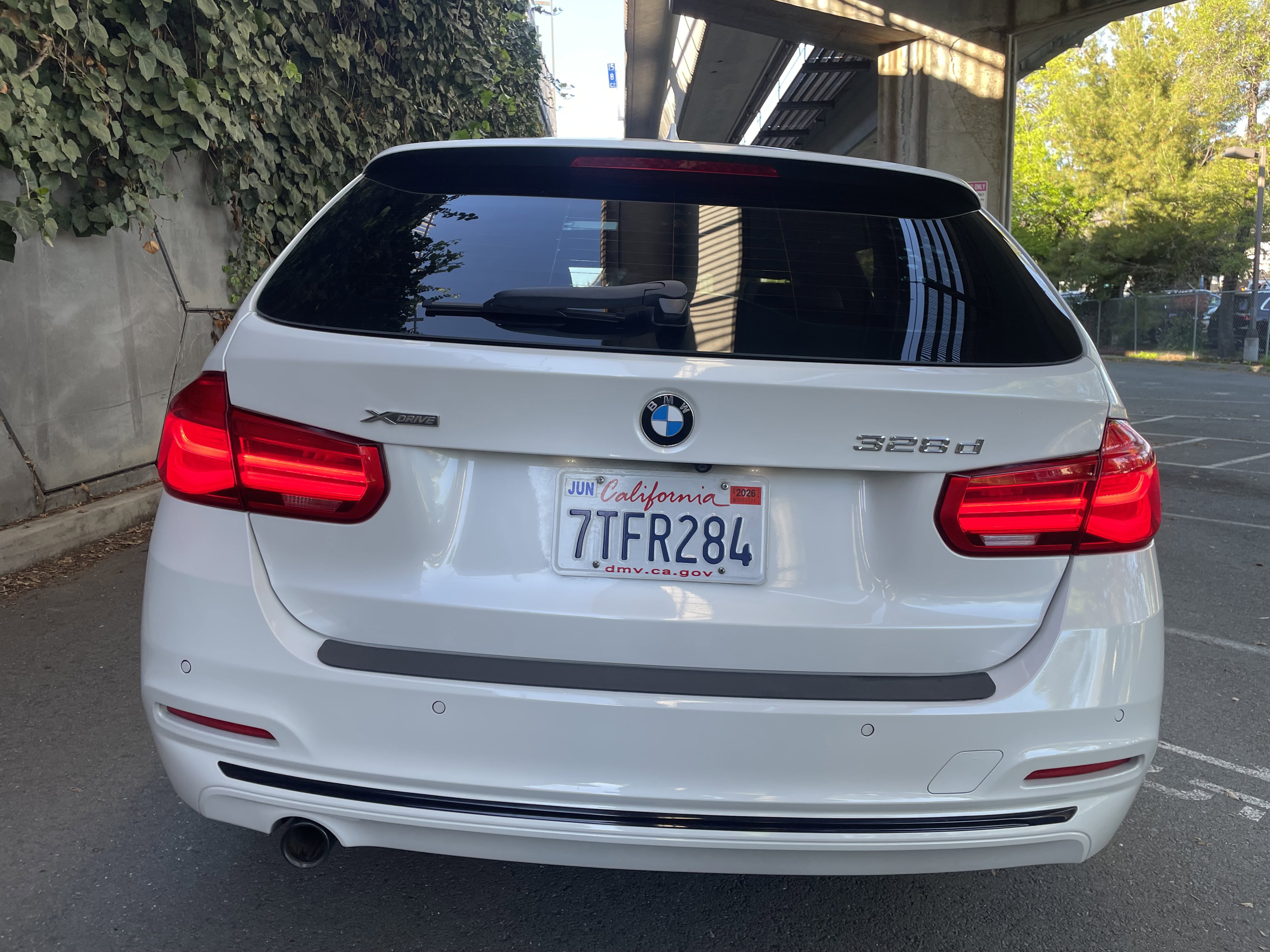 Used 2016 BMW 328d xDrive Wagon image 9