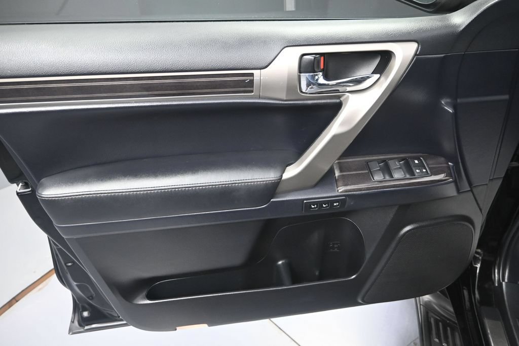 Used 2021 Lexus GX 460 Premium w/ Premium Package AWD/4WD image 10