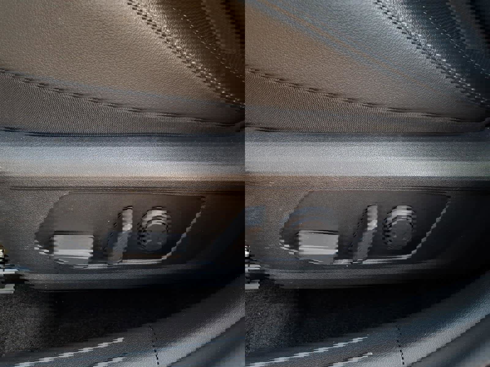 Used 2023 Hyundai Elantra Limited image 26