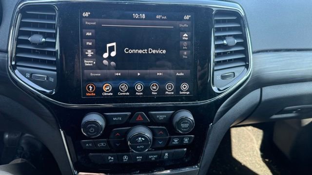 Used 2020 Jeep Grand Cherokee Altitude AWD/4WD image 12