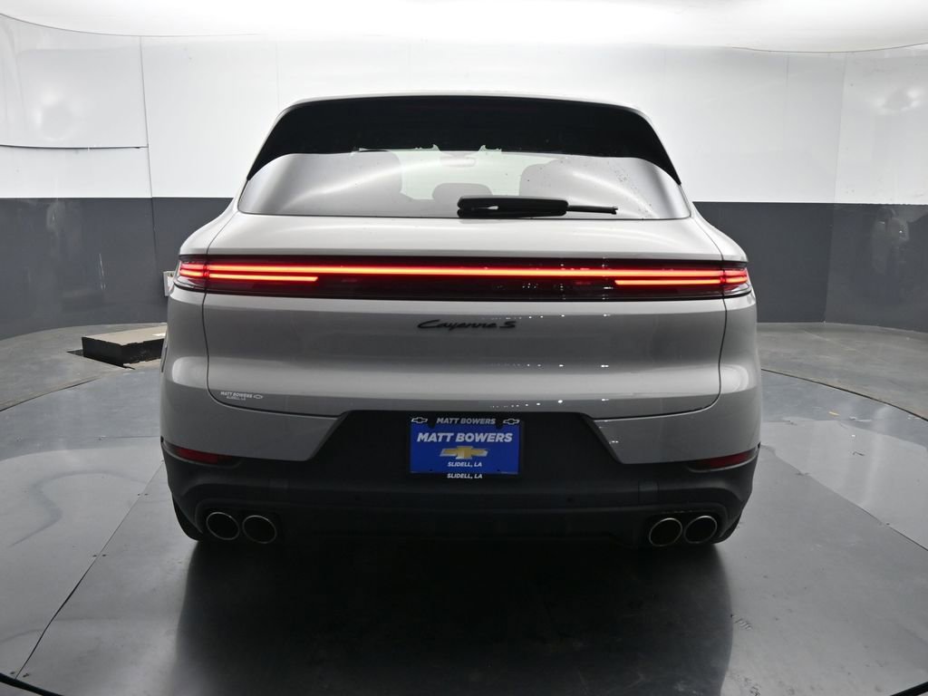 Used 2024 Porsche Cayenne S image 10