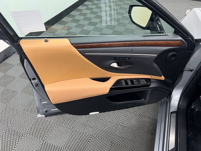 Certified 2024 Lexus ES 350 w/ Premium Package FWD image 9