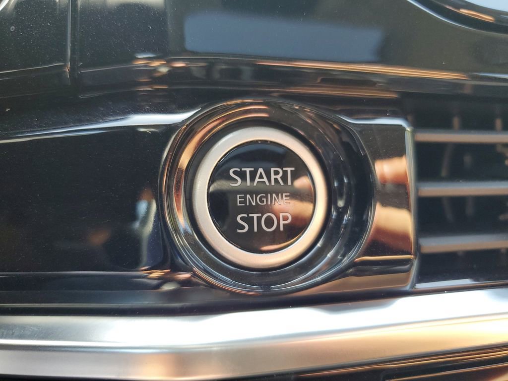 Used 2022 Nissan Pathfinder Platinum w/ Cargo Package FWD image 29