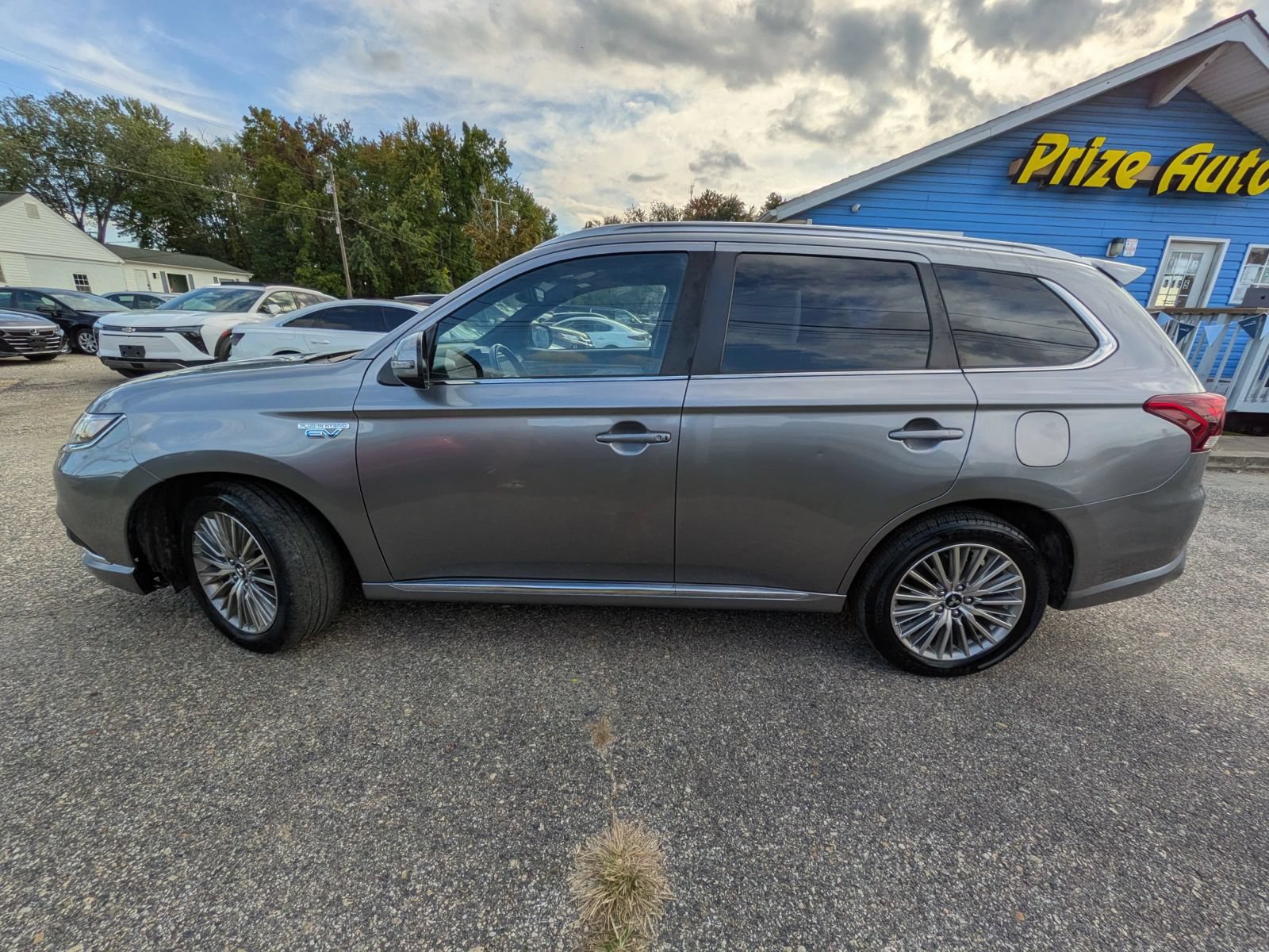 Used 2022 Mitsubishi Outlander SE AWD/4WD image 2