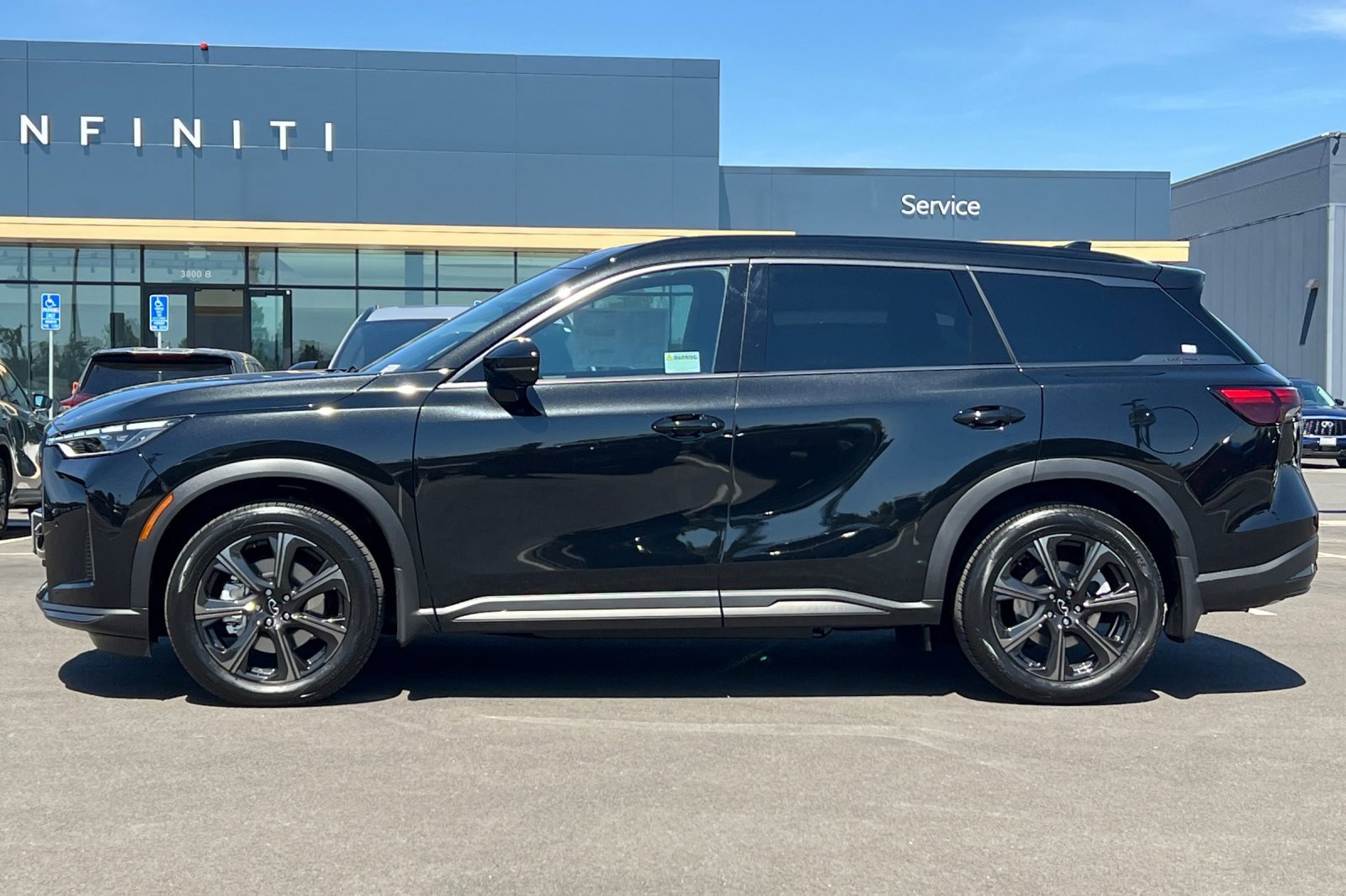 New 2026 INFINITI QX60 Autograph w/ Autograph Tech Package image 2