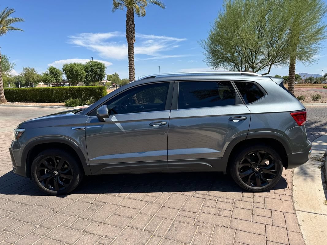 Used 2023 Volkswagen Taos SE FWD image 5