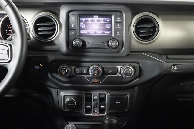 Used 2018 Jeep Wrangler Unlimited Sport S AWD/4WD image 23