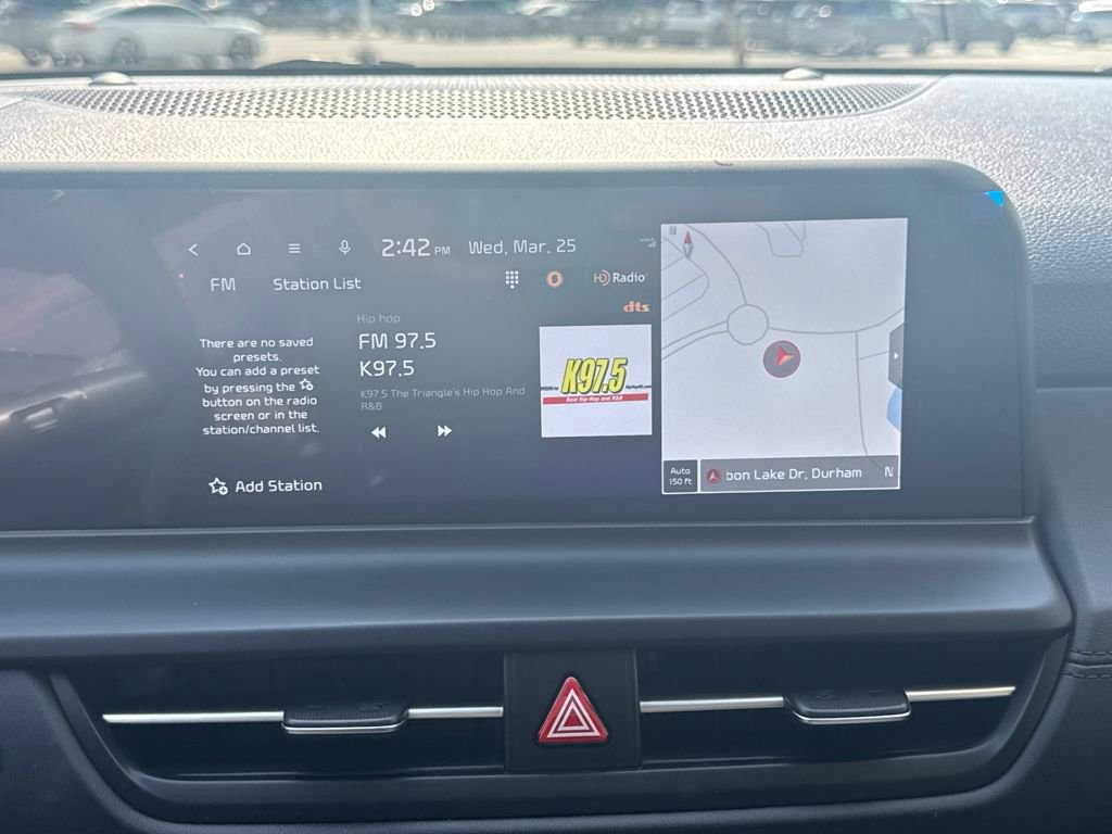 Used 2024 Kia Seltos EX image 23