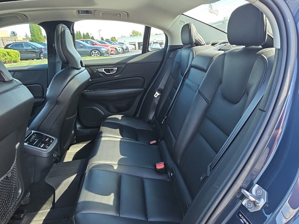 Used 2022 Volvo S60 B5 Inscription w/ Climate Package AWD/4WD image 12