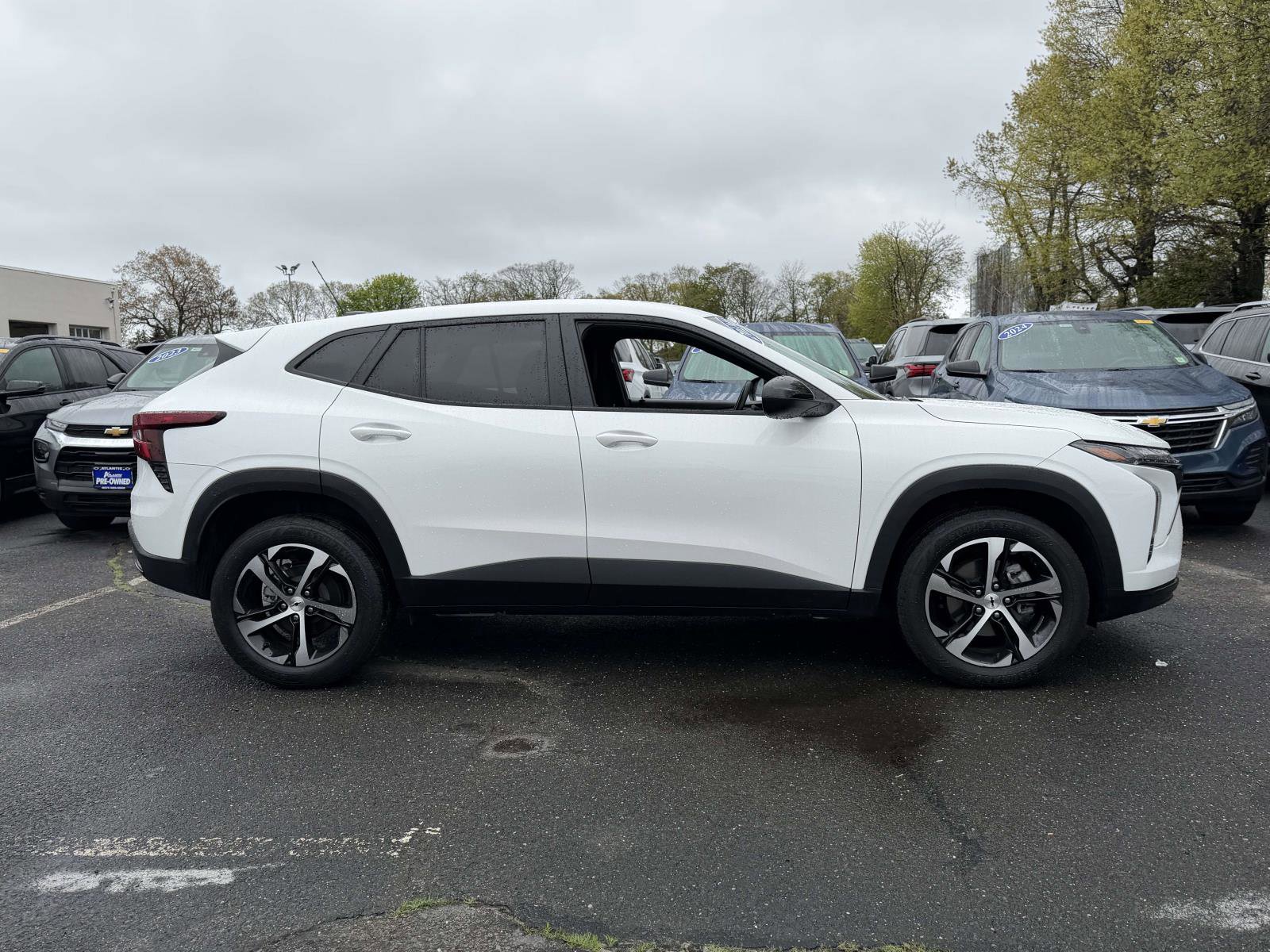 Certified 2024 Chevrolet Trax RS w/ Driver Confidence Package FWD image 5