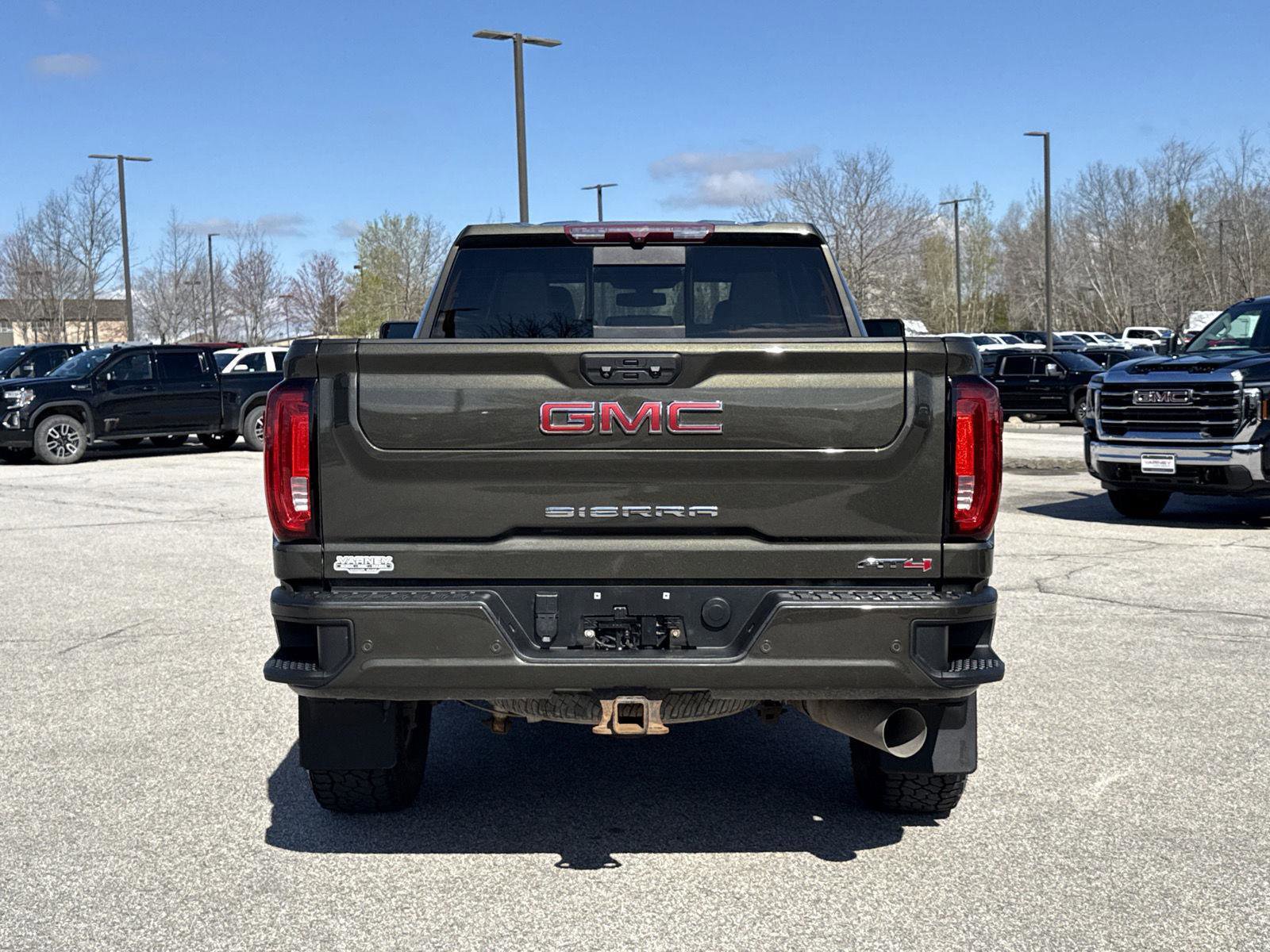 Used 2022 GMC Sierra 2500 AT4 w/ AT4 Preferred Package AWD/4WD image 10