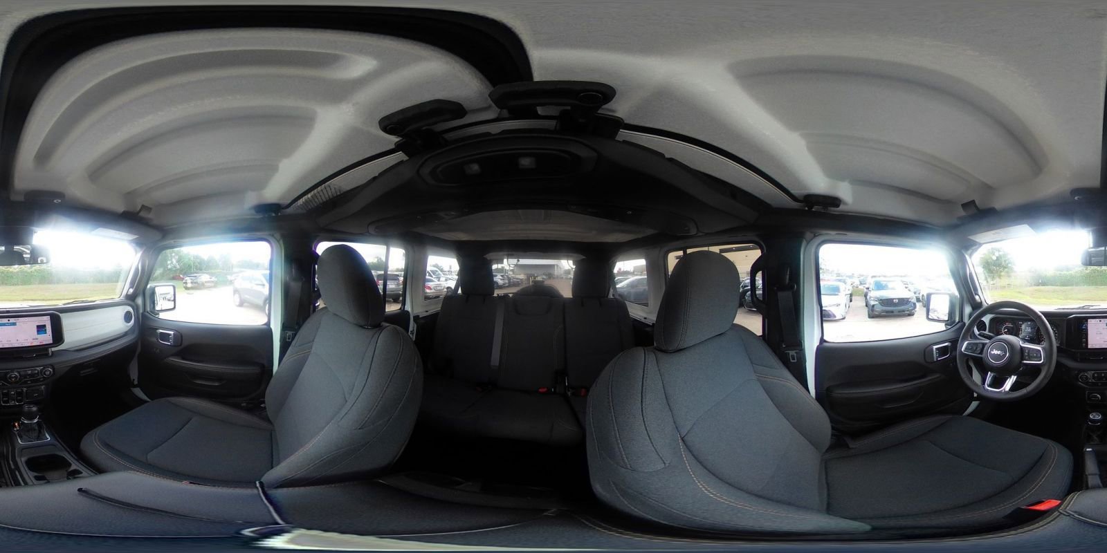 Used 2025 Jeep Wrangler Sahara image 40