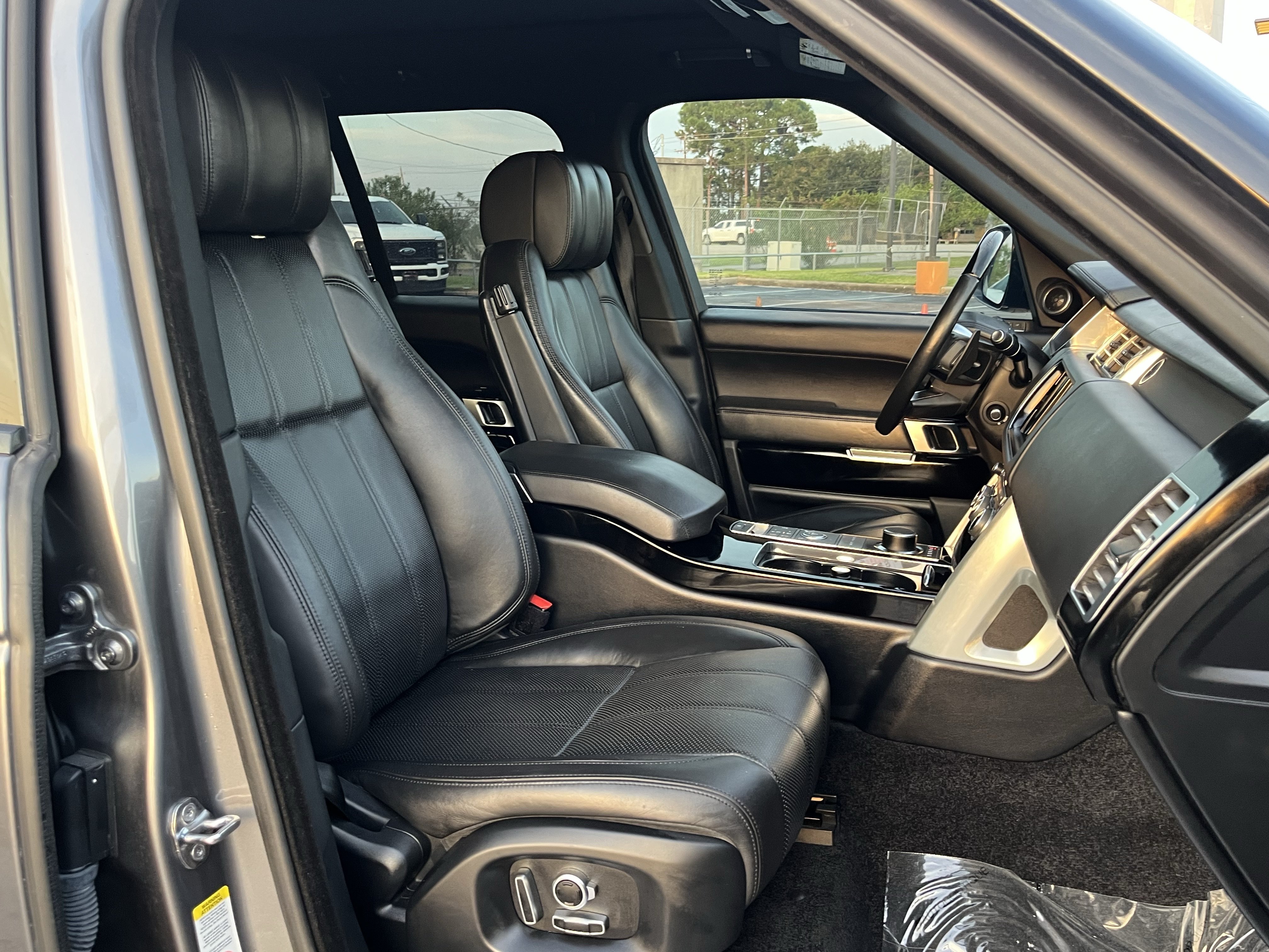 Used 2016 Land Rover Range Rover Supercharged AWD/4WD image 34