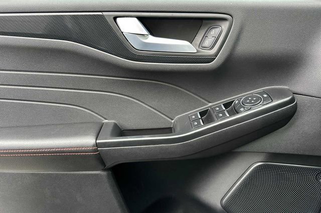 Used 2025 Ford Escape ST-Line w/ Equipment Group 301A image 10