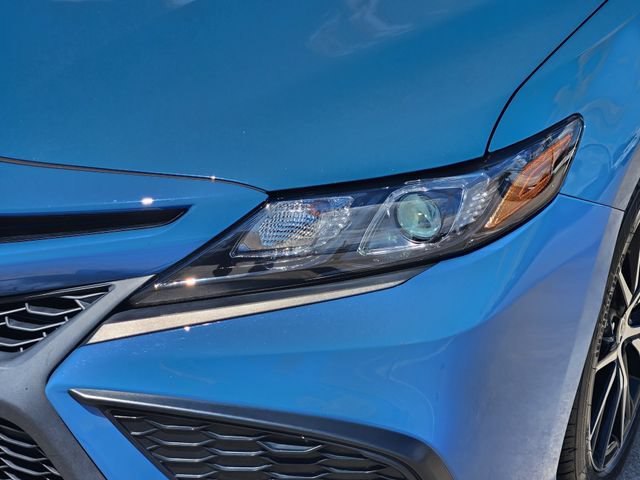 Used 2024 Toyota Camry SE w/ Cold Weather Package FWD image 9
