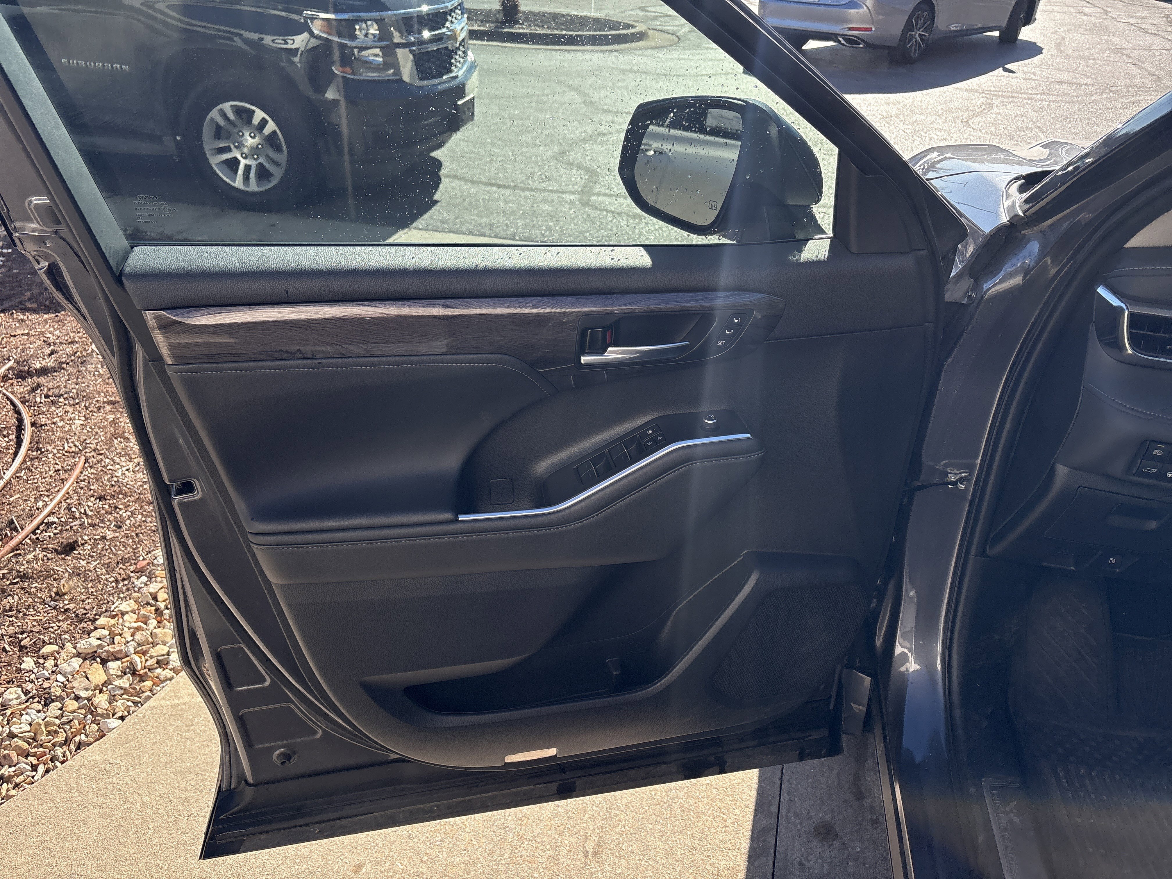 Used 2022 Toyota Highlander Platinum image 14