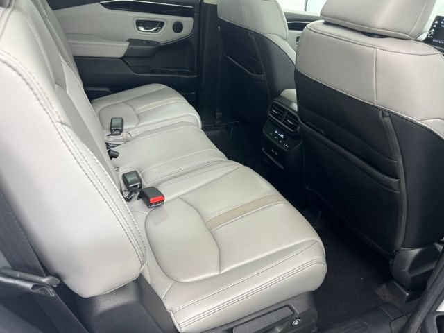 Used 2023 Honda Pilot Touring image 23