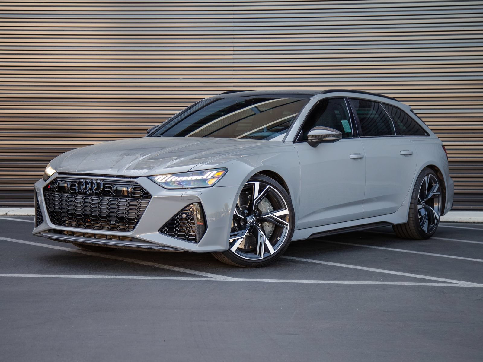 Used 2021 Audi RS 6 w/ Carbon Optic Package AWD/4WD image 1