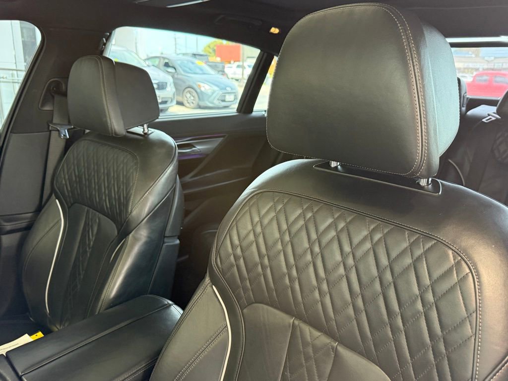 Used 2022 BMW 740i w/ M Sport Package image 23