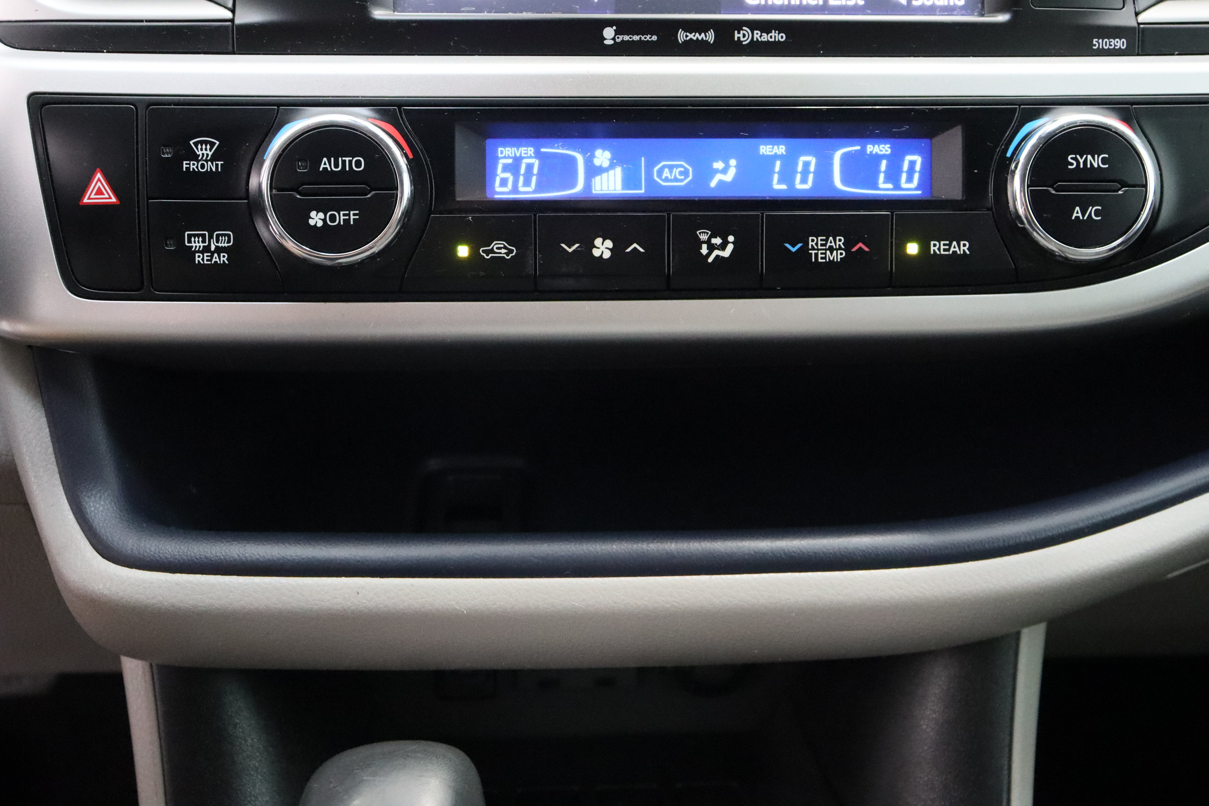 Used 2019 Toyota Highlander XLE FWD image 20