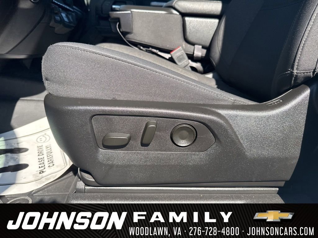 Used 2025 Chevrolet Silverado 2500 Custom w/ Custom Value Package image 11