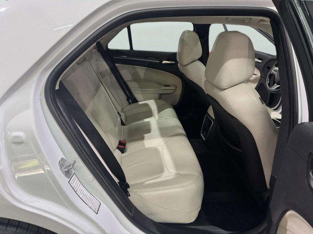 Used 2016 Chrysler 300 Limited w/ Driver Convenience Group image 33