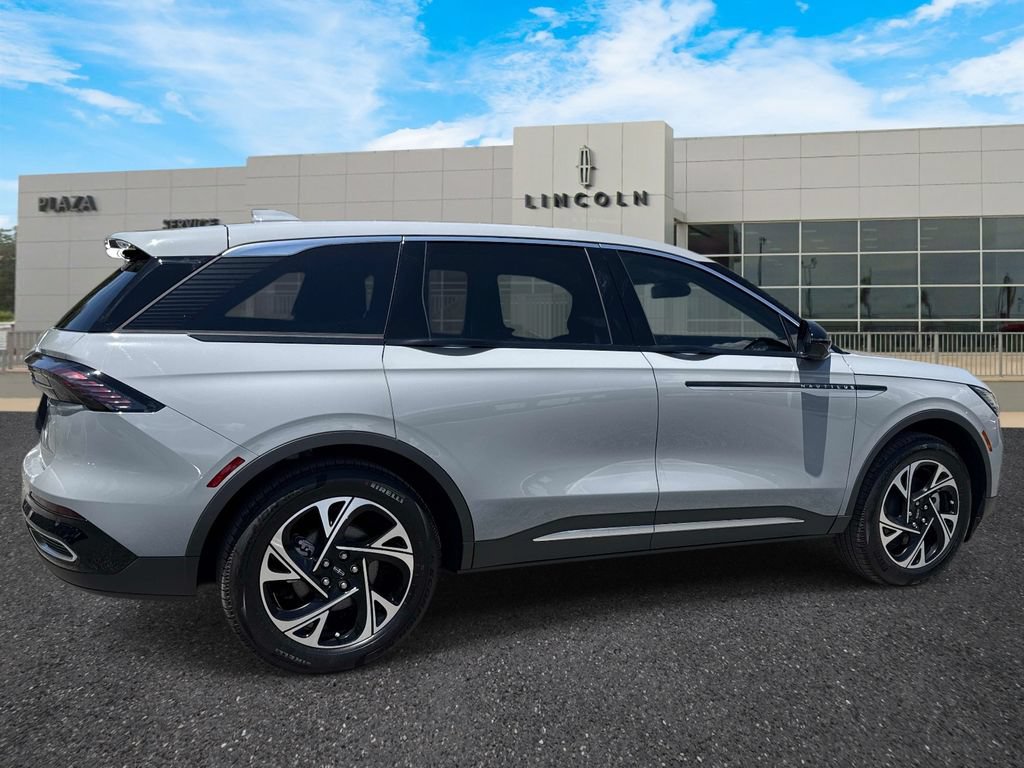 New 2026 Lincoln Nautilus Premier AWD/4WD image 4