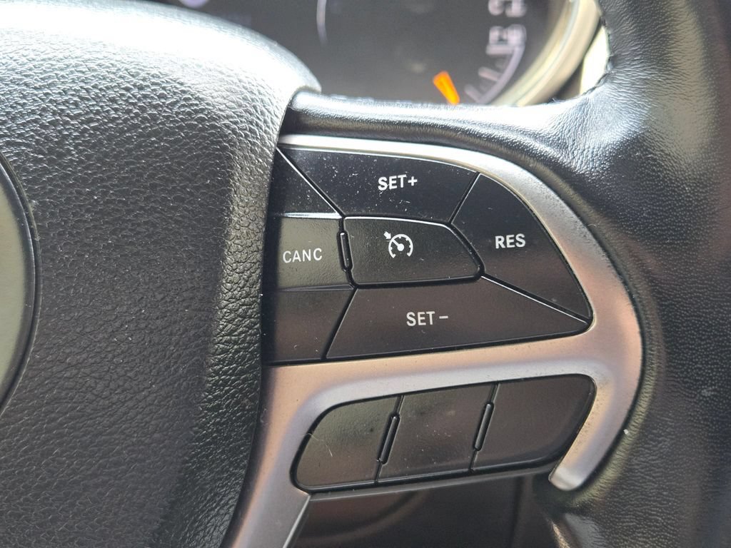 Used 2021 Jeep Grand Cherokee Laredo X RWD image 28